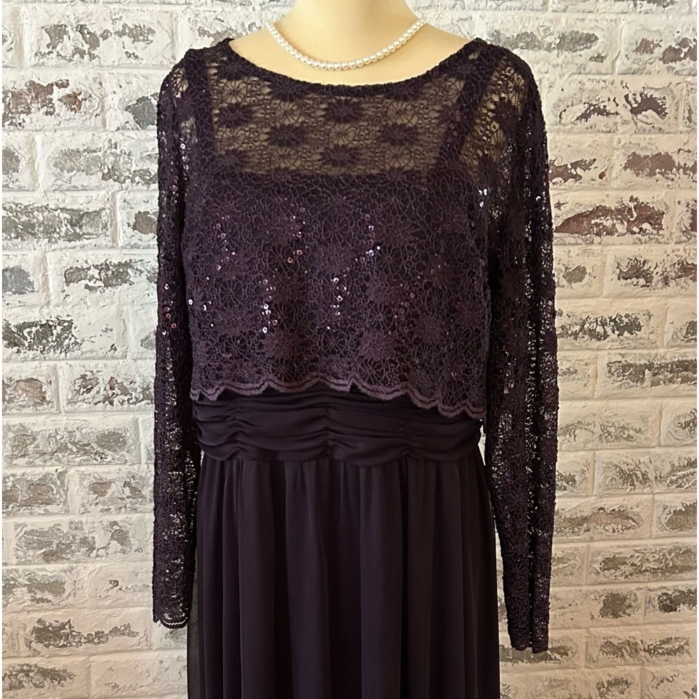 Mother of the Bride/Groom dress. Worn only once and cleaned. Size 16.